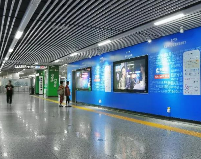 地鐵站不同區(qū)域?qū)κ覂?nèi)全彩led顯示屏要求有哪些？